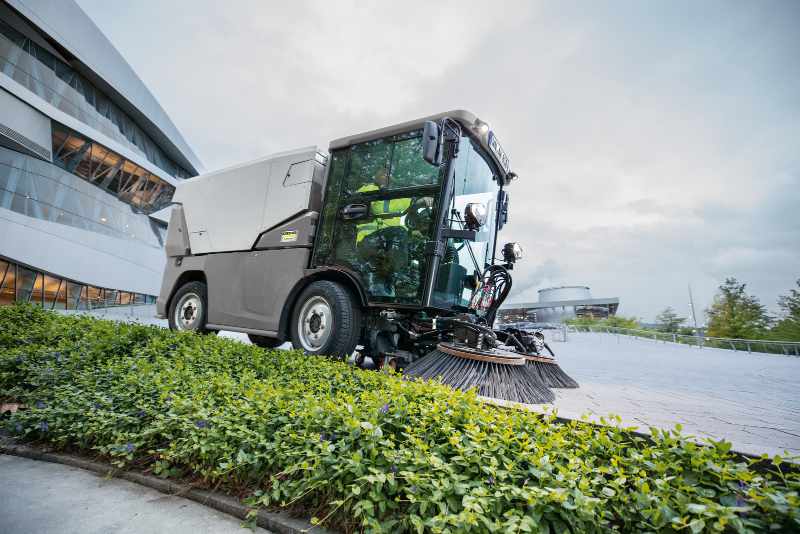 MC 250 road sweeper clearing paths