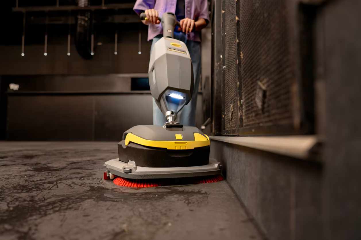 Kärcher K-Mop Cordless Floor Scrubber - Image 2