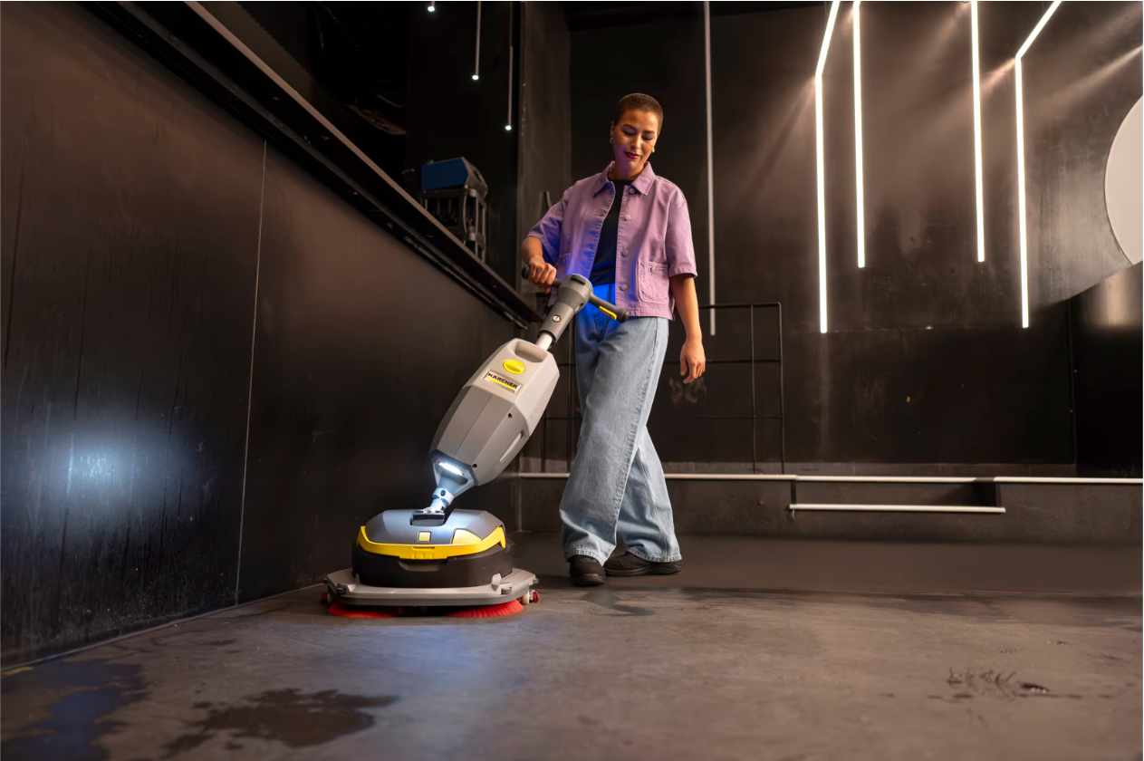 Kärcher K-Mop Cordless Floor Scrubber - Image 3